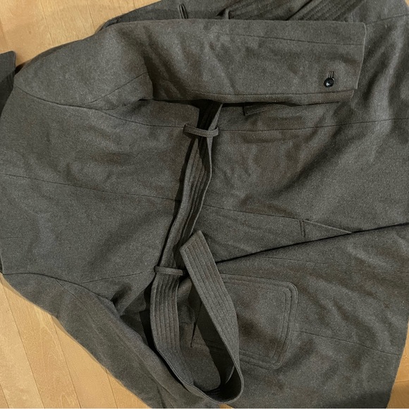 Brown coat - Picture 2 of 4